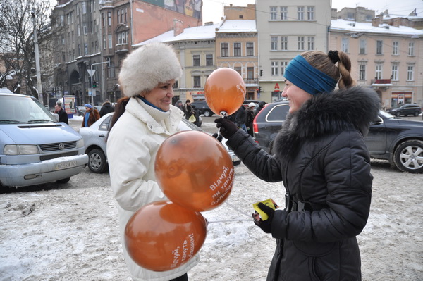 У Чернівцях оголосили 'полювання на усмішку'
