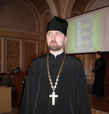 Анонсовані у ЗМІ причини відходу від справ Папи Бенедикта ХVI не переконливі, - настоятель храму УПЦ КП в Чернівцях