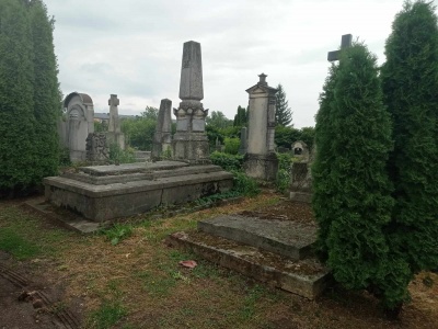 У Клічука незабаром публічно озвучать результати інвентаризації гробівців на історичному кладовищі, а питання продажу понад 200 зруйнованих залишать на розсуд депутатам  