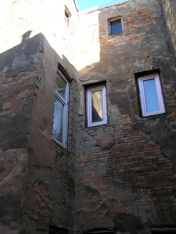 Скандальні чернівецькі сусіди не дали Андруховичу додивитися сон (додано відео)
