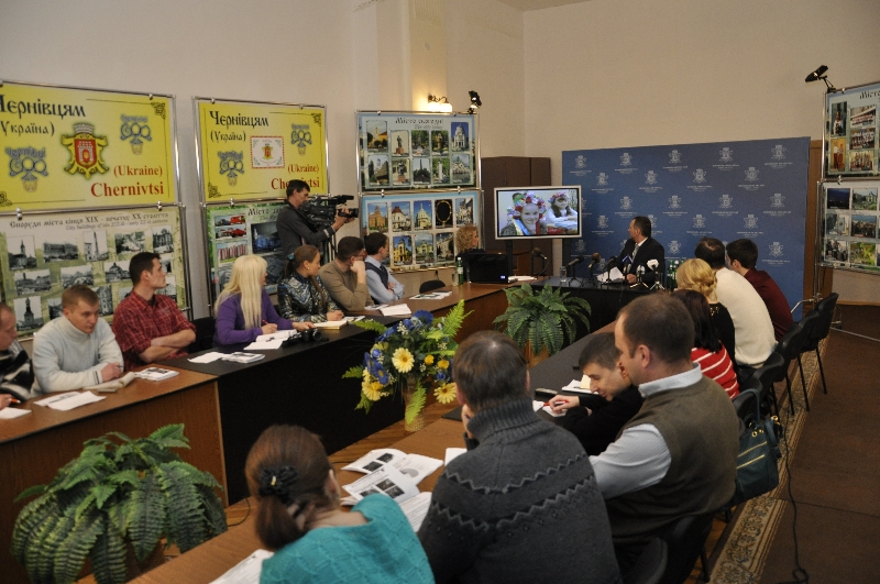 Михайлішин повторив подвиг Януковича: у професійному медіа-клубі заявляють, що  не всі питання до в.о. мера були озвучені 