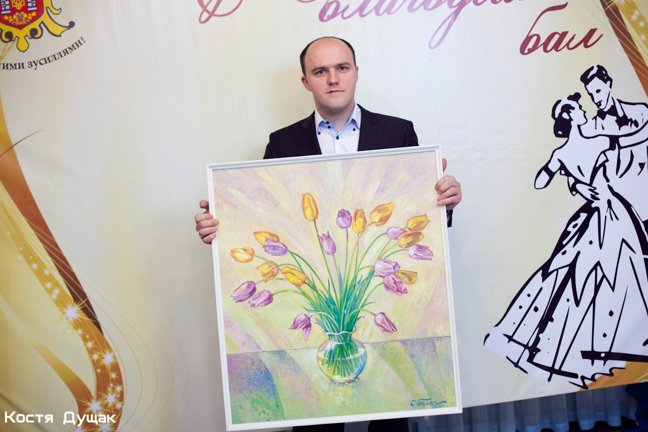 Без співаючого депутата муніципальний бал ніби й не бал