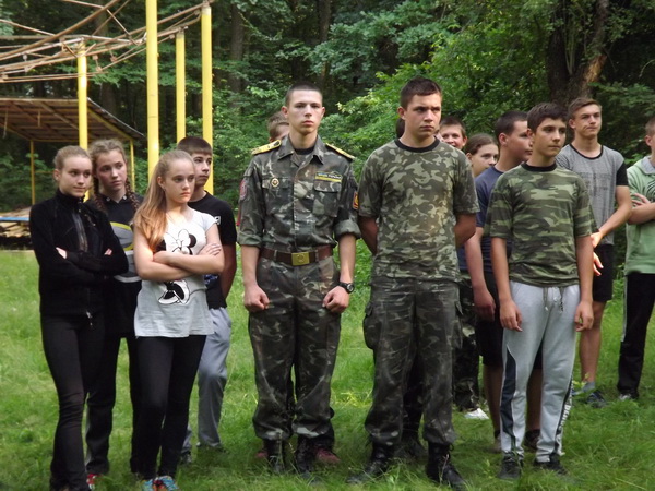 У Репужинцях стартував молодіжний військово-спортивний зліт «Ніхто Крім Нас» 