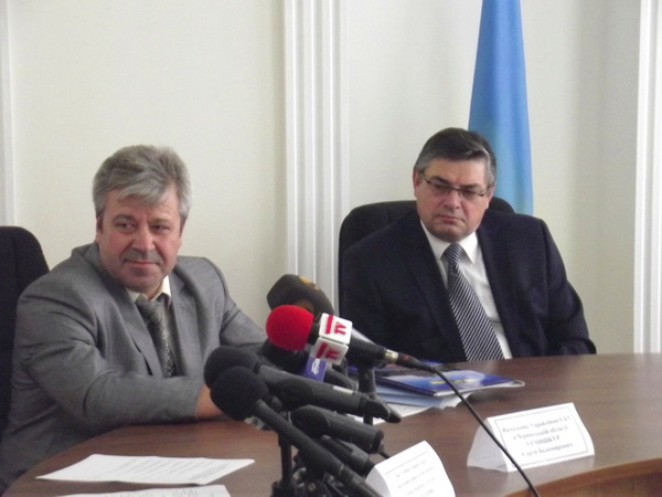 На Буковині СБУ передала до державних фондів та Банченському монастирю культурні цінності, вилучені у контрабандистів (+додано відео)
