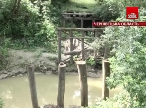 Буковинці готові перекрити колію, аби їм нарешті відбудували міст (відео)