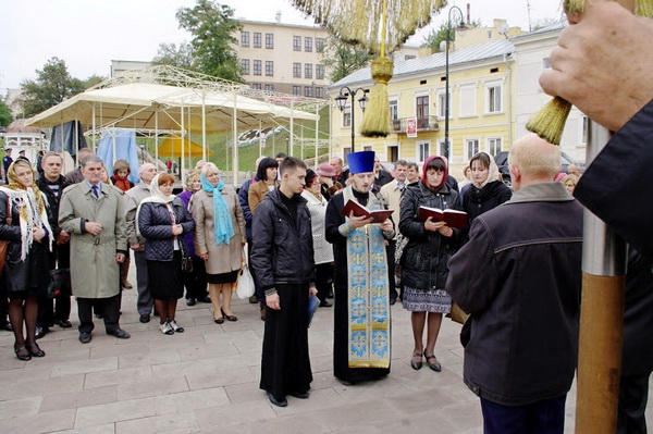 На площі Турецької криниці у Чернівцях молитимуться до Свята Успіння Пресвятої Богородиці
