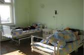 «Батьківщинівці» Вижниччини протистоять закриттю лікарні, яка обслуговує десяток сіл