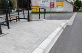 В Україні вивчають доцільність проектування увігнутих бордюрів на зупинках громадського транспорту 