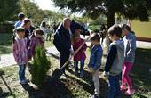 Іван Мунтян разом з вихованцями Оршівського дитячого будинку висадили «Алею слави Героїв»
