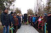 На Центральній алеї Новодністровська відкрили пам’ятник землякам-«чорнобильцям»