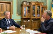 Сміття окремо, приєднання до Чернівців окремо: Сергій Осачук зустрівся із сільським головою села Чорнівка Георгієм Ботою