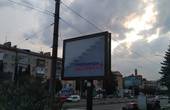 Вартість однієї площини з трьохсот білбордів у Чернівцях складає від 5 до 7 тисяч гривень – це півтора мільйона в місяць для деяких кандидатів, - джерело 