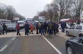 «Тарифні» протести на Буковині: люди перекрили одразу кілька трас (ФОТО, ВІДЕО) 