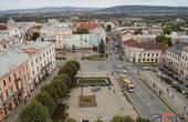 Замість дерев'яного хреста сухий фонтан: Центральну площу у Чернівцях планують реконструювати