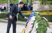 Зеленський у Кишиневі поклав квіти до монумента Стефану Великому, якого шанують на Буковині