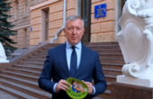 Осачук закликав буковинців наслідувати його власний приклад: вакцинуватися і захиститися від підступної хвороби COVID-19   
