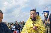 'Я бачив біль в очах воїнів і більшості присутніх, що навіть не хотіли зайти до храму, окупованого московським патріархатом і російською мовою': слово українського священика під час похорону Героя України, воїна Петра Обершта в с.Ярівка 