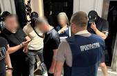 Чернівецького поліцейського затримали на хабарі у 100 тис. грн від будівельної компанії 