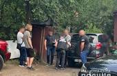 У Чернівцях судитимуть  представника благодійної організації за продаж для ЗСУ позашляховиків, завезених як гуманітарна допомога