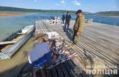 Двоє мешканців Новодністровська нарибалилися до загрози обмеження волі