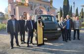 У Чернівецькій єпархії УПЦ МП віряни села Молодія передали ще один автомобіль для ЗСУ