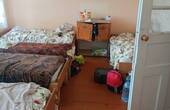 За майже 9000 грн з бюджету на кожну дитину порвані матраци та 'совкова' тумбочка на десятьох: на Буковині скаржаться на умови у дитячому таборі